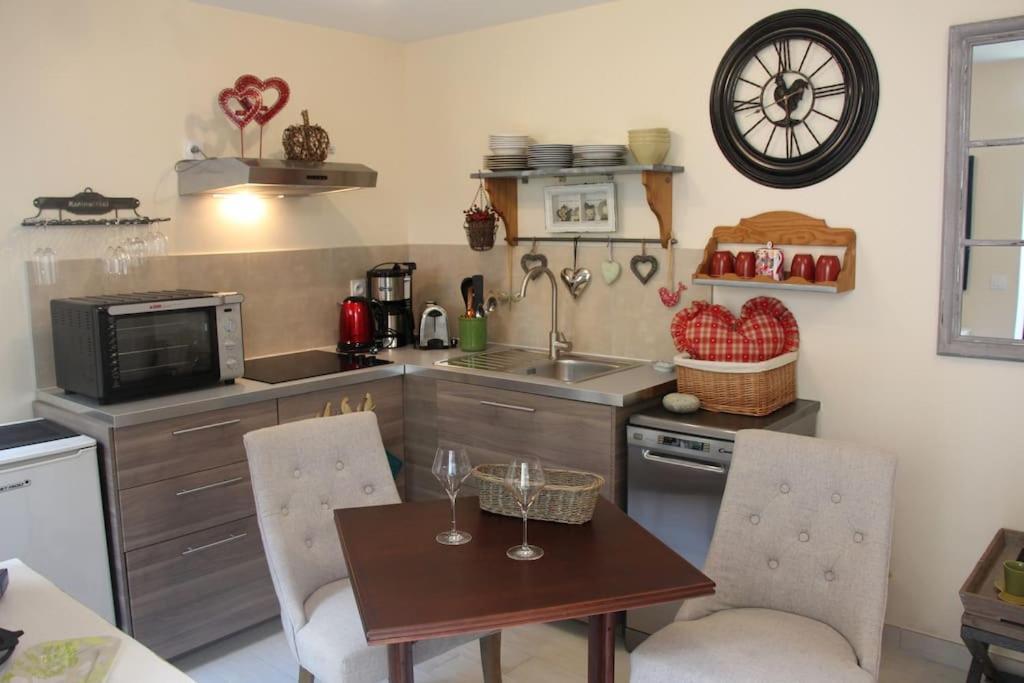 Gites De Climats De 3 A 6 Personnes Beaune  Extérieur photo